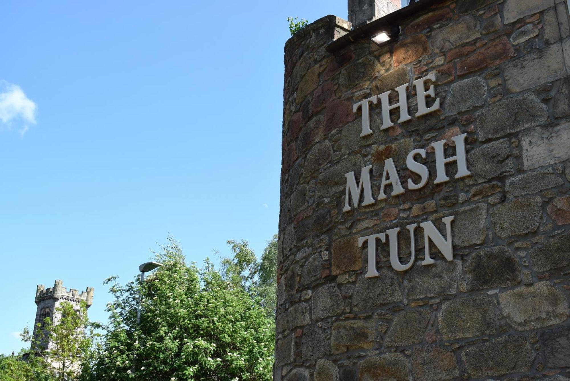 The Mash Tun Hotel Aberlour Bagian luar foto